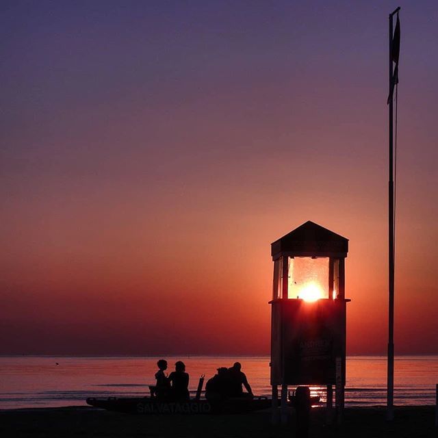 comunerimini's tweet photo. #myrimini #Repost di  @sambawamba7
・・・
Buona domenica a chi si sveglia più tardi  #nofilter #rimini #beach #sunrise #lifeguardtower #vivorimini #rimining #moment #volgorimini #alba #ig_rimini #albasulmare #igersrimini #inemiliaromagna #igersemiliaromagna #romagnastyle #emili… https://t.co/qImlOxnVmc