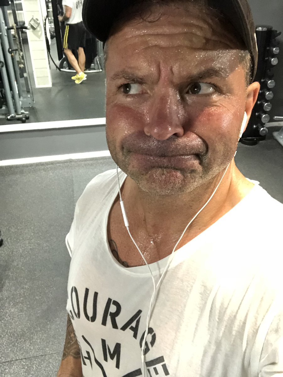 MichaelGharib's tweet photo. #gym #kämpa #fitnessmotivation #fitness #gymnastic #tryhard #snabbis #lillgym #dagensröding #äntligen #träning #linköping #2018 #MichaelGharib https://t.co/czeYl6ODdg