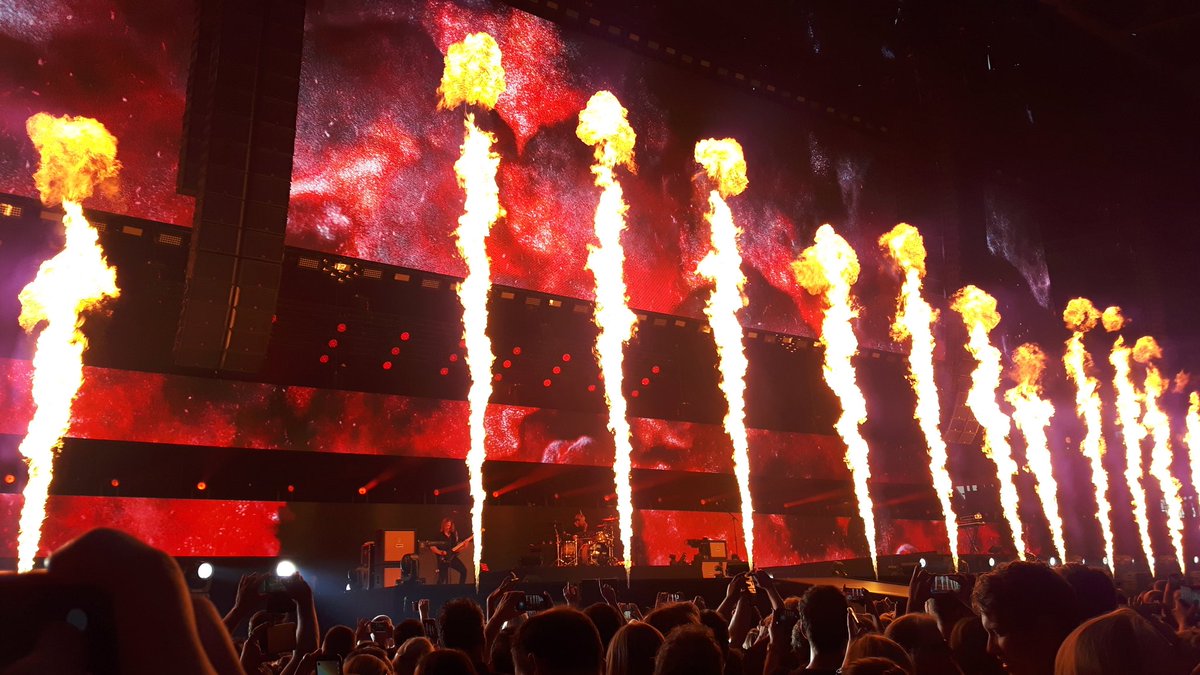 Get this #party started!!! 🔥🔥🔥
<a href="/kensingtonband/">Kensington</a> #eloiyoussef <a href="/casper_kst/">Casper Starreveld</a> #janhaker @AmsterdamArenA #fire #biggestshow #ArenA