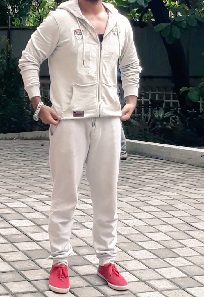 aalam1992khan's tweet photo. @bebeinghuman look good do good feel good with being human clothing... https://t.co/DqkGAxjYnv