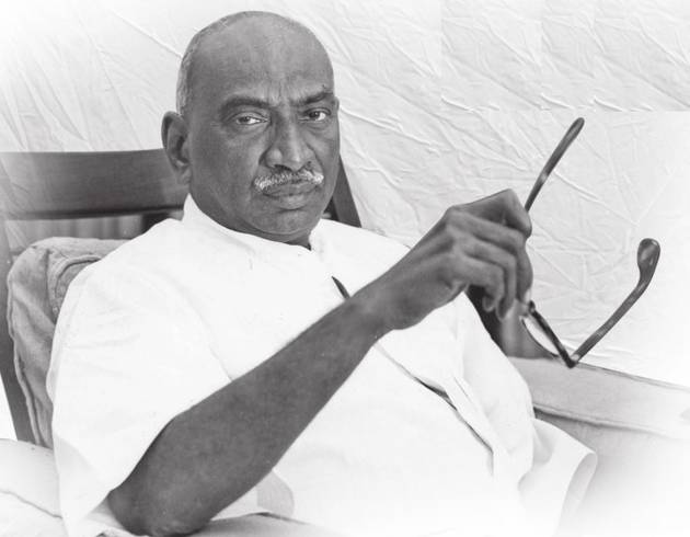 SM_serial_OFFL's tweet photo. ஏழைகளின் முதல்வர், எளிமையான மனிதர் கர்மவீரர் காமராஐர்-க்கு எங்களது இனிய பிறந்தநாள் வாழ்த்துகள்..🙏 https://t.co/5Yh3lREOVN