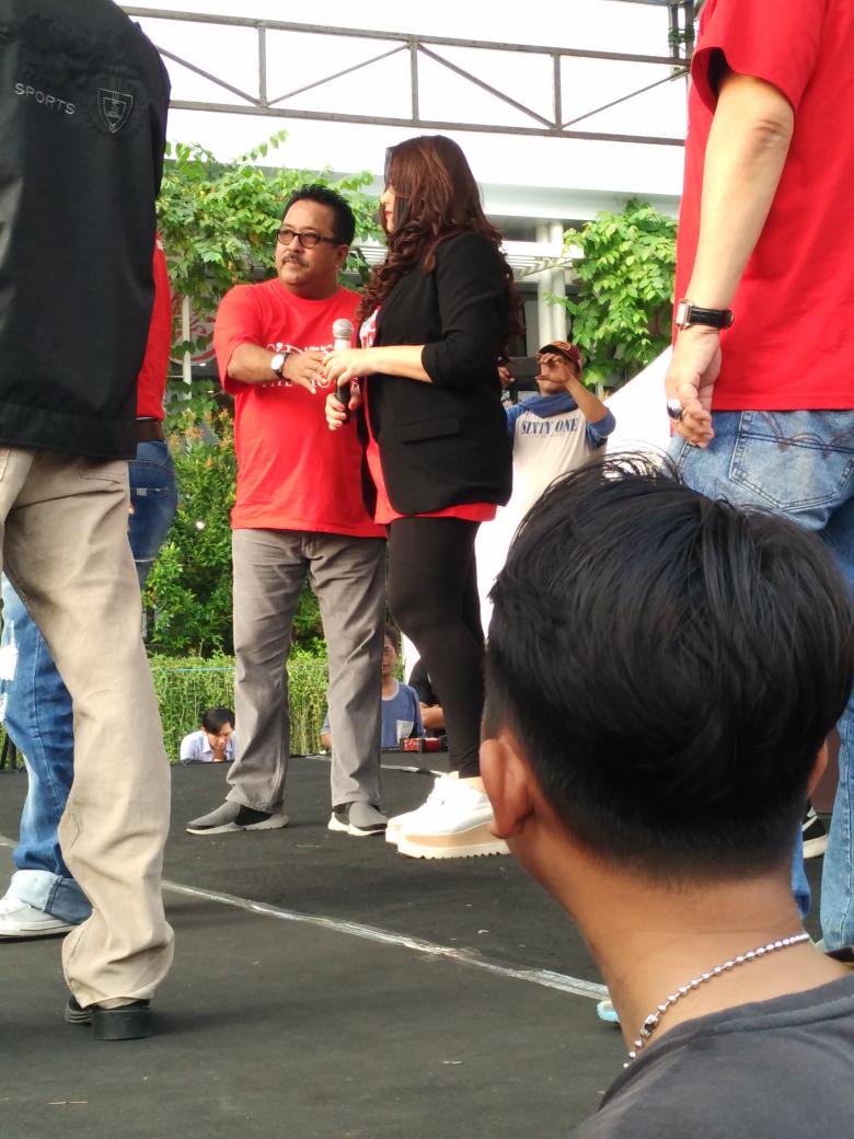 chacbuby's tweet photo. seneng liat kalian tadi 😍😍😍 @Cornel_OnStage @ranodoelkarno https://t.co/boy1r0gb66