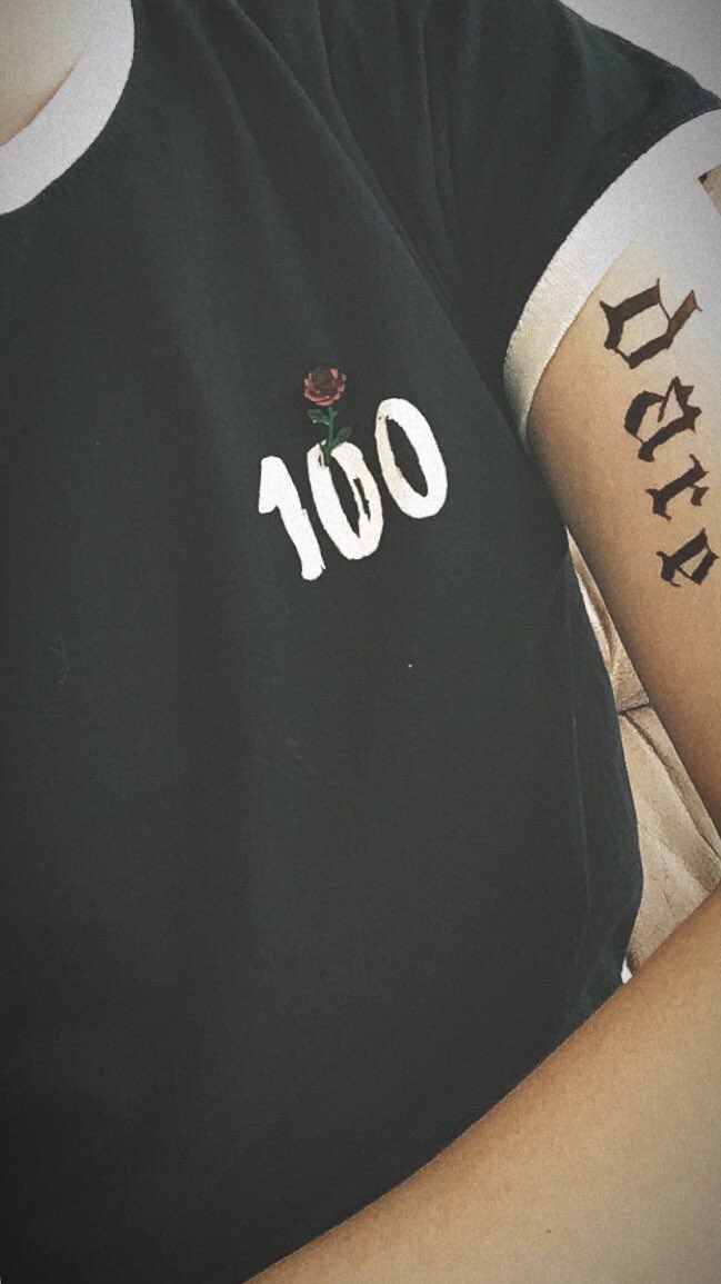 Nikki_Ann97's tweet photo. When you bored as hell and listen to the Hunna’s new album #DARE constantly since Friday, you end up drawing that Dare on your arm like me. #HunnaSquad #HunnaFam
@THEHUNNABAND https://t.co/bTPq2zhyoZ