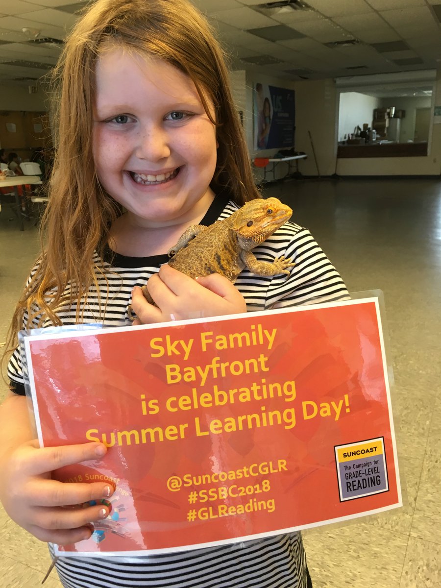 SRQAaronReads's tweet photo. Chloe and her friend Buddha are really into nature at the Bayfront Sky Family YMCA Camp. @SummerLearning! @SuncoastGLR #GLReading #SummerLearningDay #SSBC2018 #KeepKidsLearning https://t.co/89YGs7C7Ck