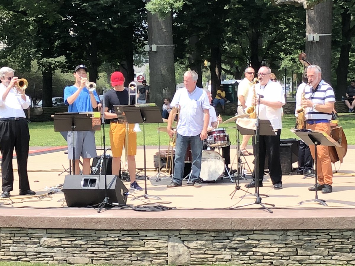 chrisronayne's tweet image. What a day @inthecircle yesterday in celebration of 10 years of SisterCityHood between Rouen France &amp;amp; Cleveland Oh. Great to host Mayor Robert and the Rouen Delegation for a party @ Wade Oval on #BastilleDay2018 To a long and productive sister city relationship ahead #ThisisCle