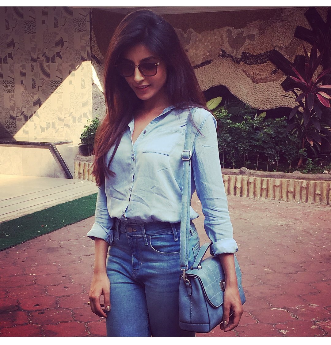 ParshKi_Neha's tweet photo. No matter what these two people's smiling faces r enough to may my days... Weeks... Months ❤️❤️
Stay happy always :")
Love you @8paramsingh @HarshitaGaur12 the two craziest and nautiest most precious people ❤️ https://t.co/tXqytSyLDy