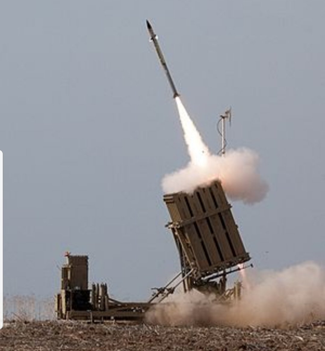 oferash's tweet image. הצבא מתגבר את סוללות כיפת ברזל - אני מתגבר את סוללות הטלפון והמחשב הנייד