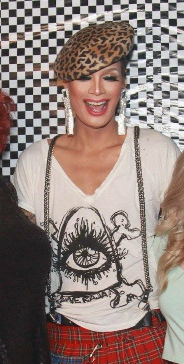 rajaasmiling's tweet image. 