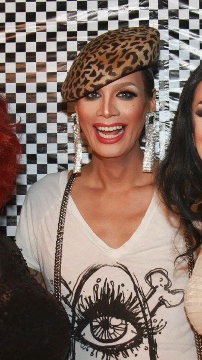 rajaasmiling's tweet image. 