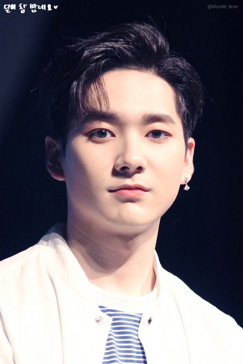 180715 로맨틱선데이 아론♥
사랑하고 또 사랑해

#뉴이스트 #뉴이스트W #아론 #ARON