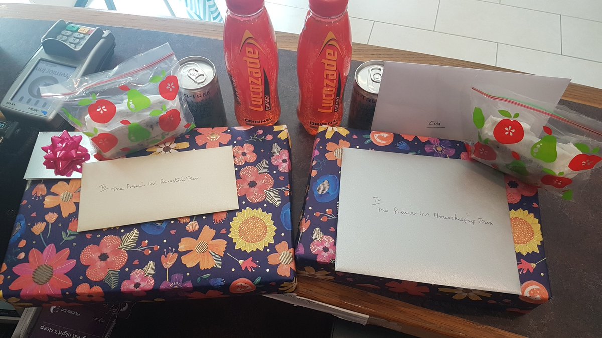 Some gifts and wedding cake of our guests who are staying with us on their honeymoon🤗🤩😍.  <a href="/jfair79/">Jon Fairbairn</a> <a href="/adaamr/">Adam Richardson</a> @PIMon86 <a href="/SDEBDD/">simon ewins</a>