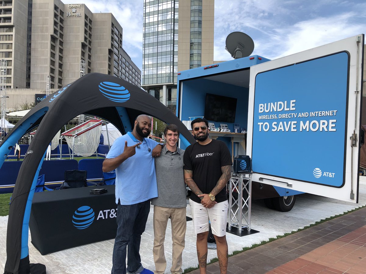 GMobileforce's tweet photo. At&t presents #MobileForceOne #lifeAtAtt at @centennial_park We are at #SECsummerfest Hereโs the deets:
๐ฐ: 1 p.m. - 8 p.m.
๐: @centennial_park
๐๏ธ: FREE https://t.co/nSTGrbYngp