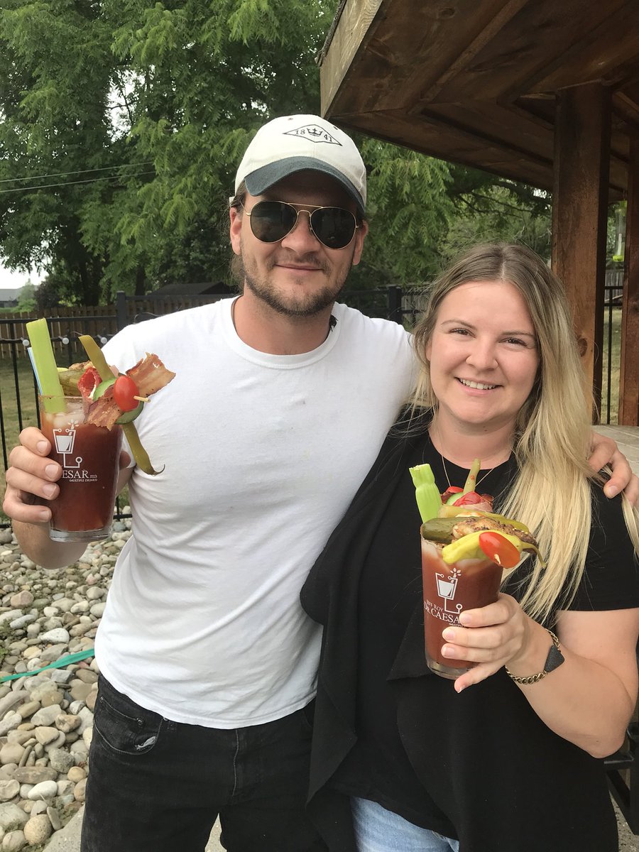 When the #caesarcentral #team stops into your backyard unexpectedly #drcaesar has to be ready <a href="/MottsClamato/">Mott'sClamato</a> <a href="/CaesarFest/">Caesar Fest</a> <a href="/WalkersOneshot/">Walkers OneShot</a> - rimmer a huge hit. @theextremebean <a href="/SmirnoffEurope/">Smirnoff</a> @SmirnoffCanada