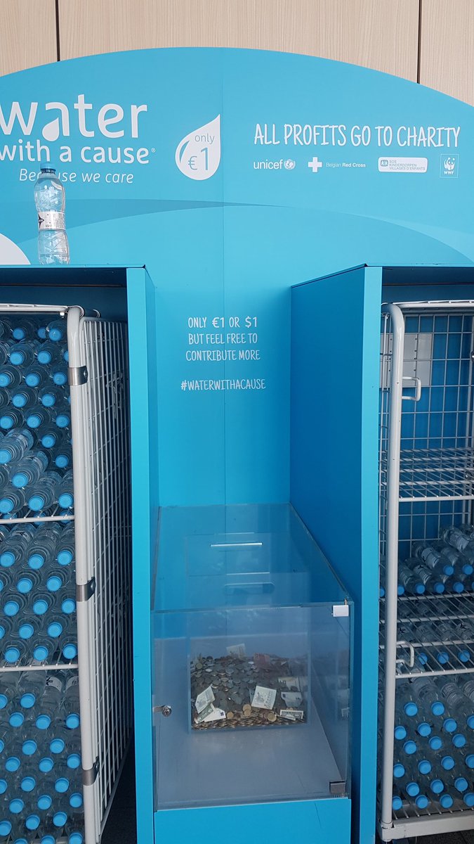 Kijk @eindhovenairport, zo kan het ook... ipv 3 euro voor een flesje #water