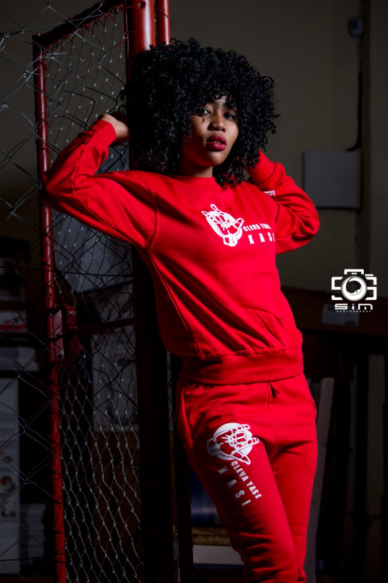T_AXXE's tweet photo. Cleva Yase Kasi Tracksuits Now Available For As Little As R499.99.

Hoodie - R300 (Separate)
Jersey / Sweater - R250 (Separate)
Sweat Pants - R250

To Order, Contact Thokozani:-
Whatsapp/Call: 079 392 5154 or 065 929 1896
@djsbu  #djsbu  🙌🙏 https://t.co/gSgXQ9NqtZ