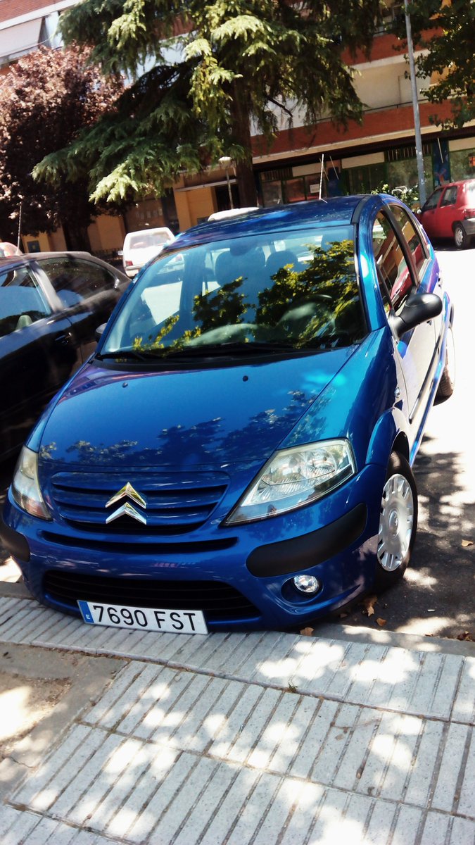 laura18mc's tweet photo. Anoche le deje el coche a mi hermano para trabajar en el #MadCool #MadCool2018  #MadCoolFestival #madcool18 y nos lo han robado por favor ayudarme a difundirlo, si alguien sabe algo que me escriba @policia @madcoolfestival @Policias24H @el_pais Gracias! https://t.co/zKK6CPZdjW