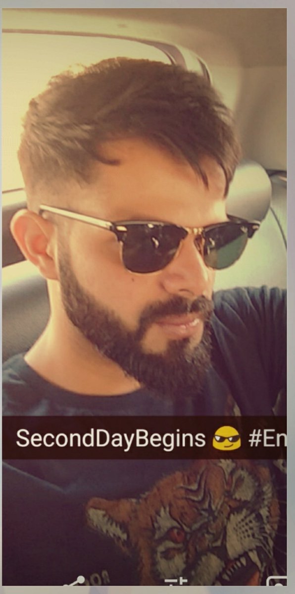 ashesh712's tweet photo. @PhilipsMenIn @imVkohli @ThierryHenry @_OlivierGiroud_ @PhilipsMenIn @imVkohli Its called 'The Long range screamer'  (Just like my beard gets noticed from distance)volley goal hit by strikers @ThierryHenry @LacazetteAlex @_OlivierGiroud_ French forwards are known 4 this.Virat with his towering 6's #LoveItTrimIt https://t.co/IAhngN7k45