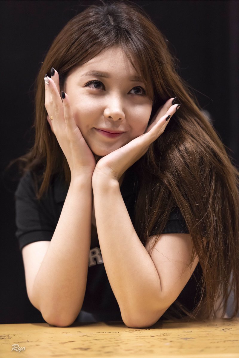 qcam3000's tweet photo. 2018.07.12 은비 EUN BI
CAMILA Tokyo Concert K-stageO 特典会

@eunbi_camila #eunbi #은비 #ウンビ 
@real_camila_jp #camila #카밀라 #カミラ https://t.co/xjHUzUQZYV