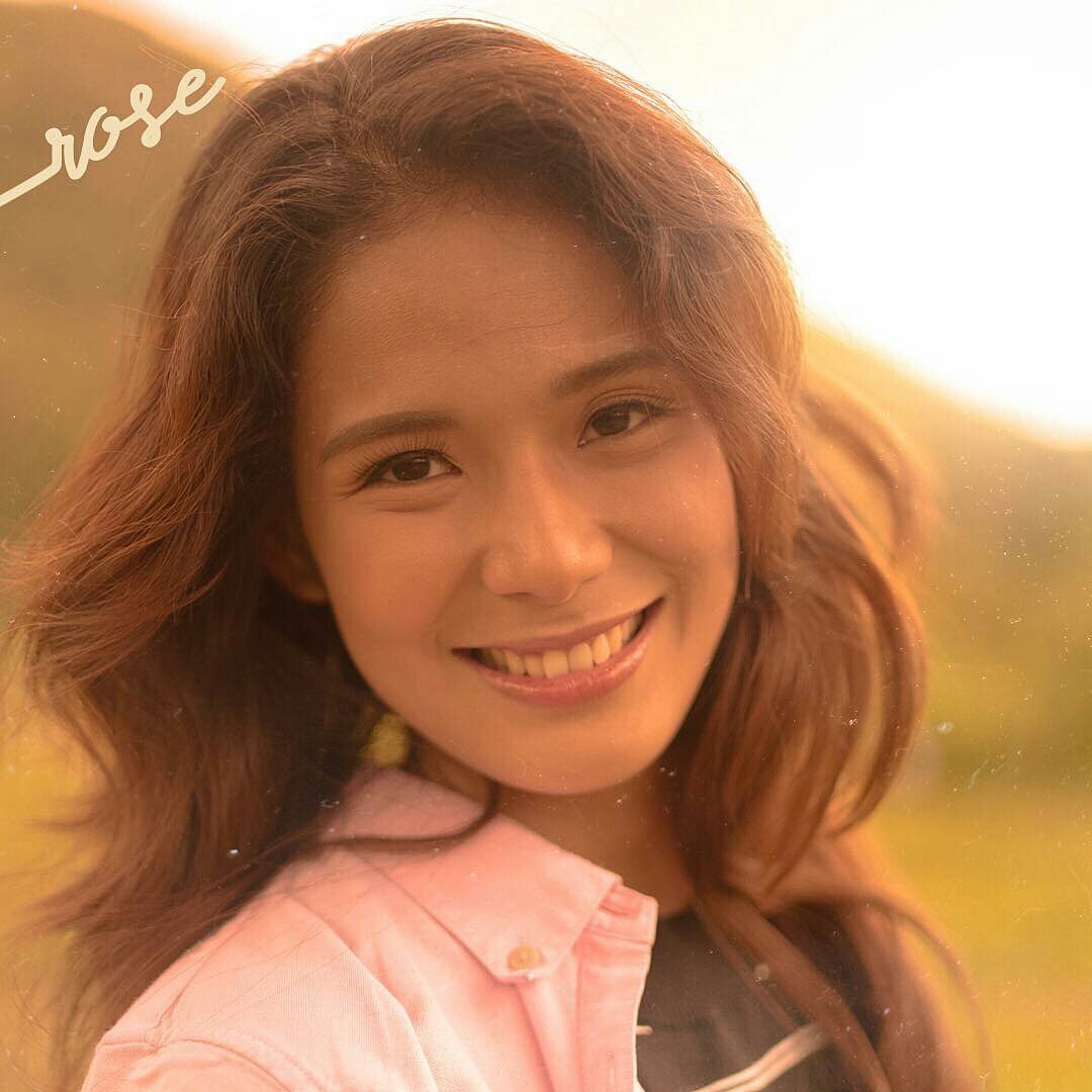 DevonNinjas's tweet image. @prodsthatmatter -  Rose (Devon Seron) can fix their dreams, but can she fix hers? 🌹

Find out in #BakwitBoys, a romantic musical by Jason Paul Laxamana. Playing in cinemas nationwide starting August 15. #PPP2018  - #DevonSeron