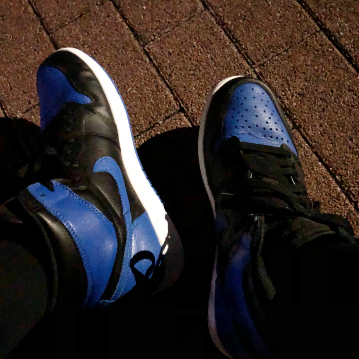 _894t's tweet photo. #nike #airjordan #airjordan1 #royal #og #aj1 #sneaker https://t.co/fYQS9G32Sp