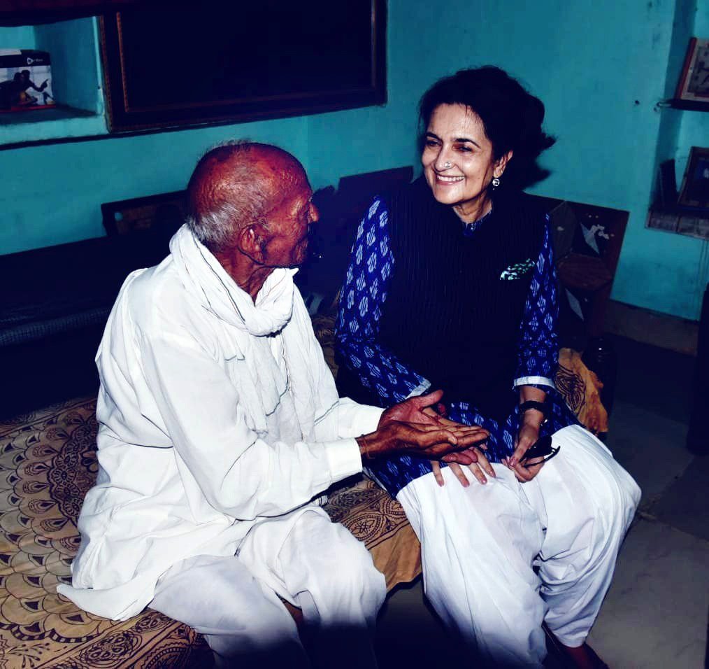 officekiran's tweet image. आज विधानसभा क्षेत्र तोशाम के मनसरवास का दौरा कर स्थानीय जनता से मुलाकात की। इस दौरान क्षेत्रीय लोगों से कृषि तथा जल-संकट से संबंधित विभिन्न समस्याओं पर चर्चा की। इसके साथ ही मनसरवास के सुखबीर सिंह जी तथा उनके समर्थकों का @INCHaryana में शामिल होने पर स्वागत किया।