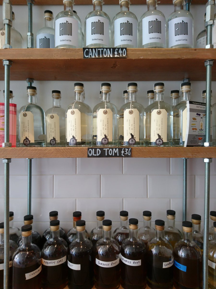 AntsBK's tweet photo. A spot of Sunday lunch time gin tasting at Bristol's @PsychopompMD. #ginforever https://t.co/FU3hB8U2co