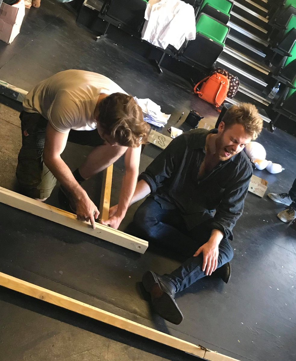 Setting up for this evening's performance of The Egg Rumour at <a href="/draytonarmsSW5/">Drayton Arms Theatre</a> <a href="/BrewMakersTC/">The Brew Makers</a> #anactorprepares