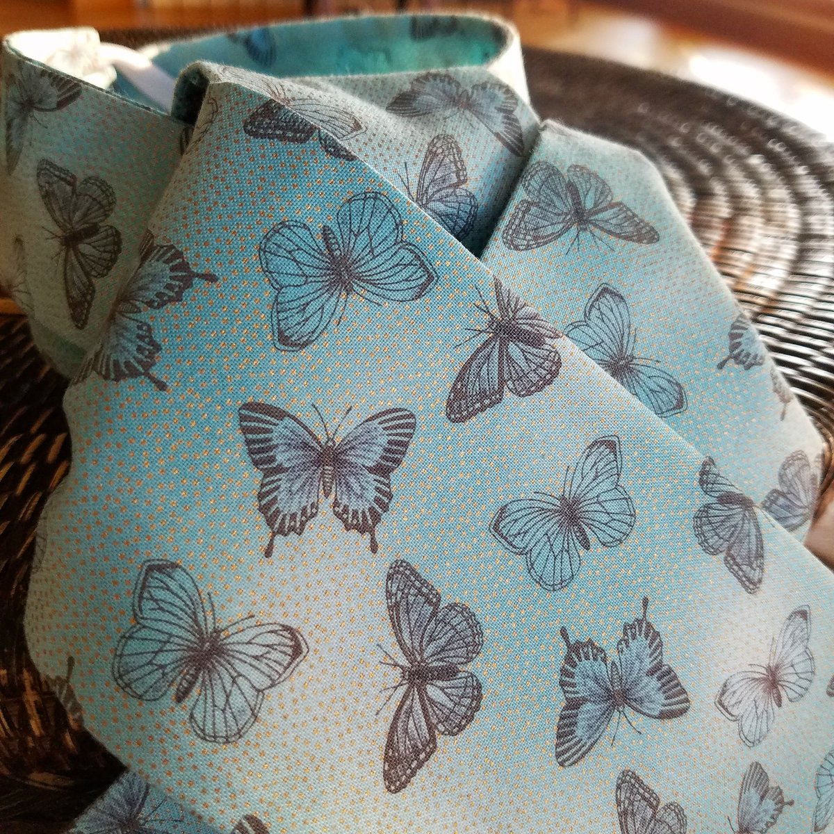 hsissom's tweet photo. We've been busy #gettingCrafty so check out some of our new Stockbubble Ties!! #butterflytie #stockbubble #ITSFROMSTOCKBUBBLE 
https://t.co/8rVqF0Bk5y https://t.co/6ZOuOriI08