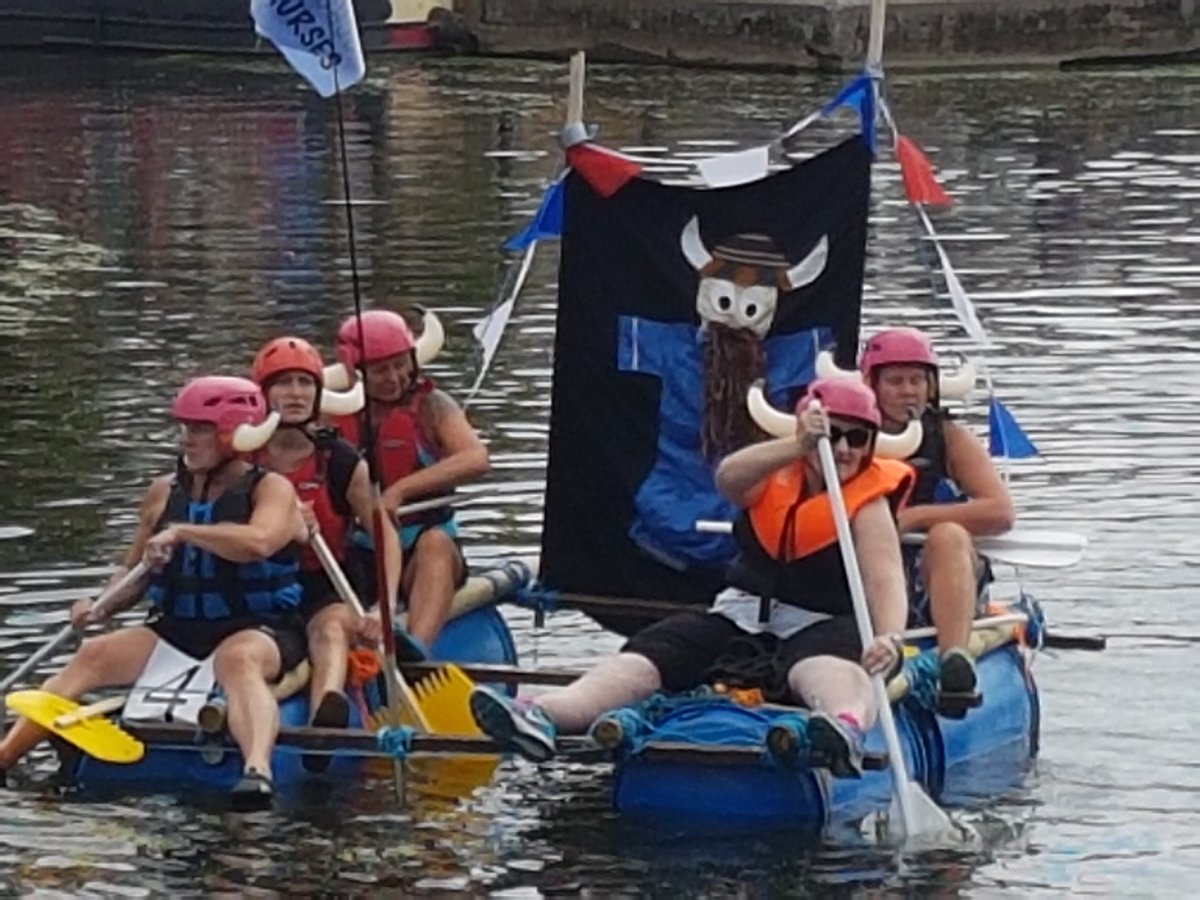 gillman_19's tweet photo. Our girls won the first heat! 0-19 Dream Team! Go girls for the final. https://t.co/qJDZYWwCN4