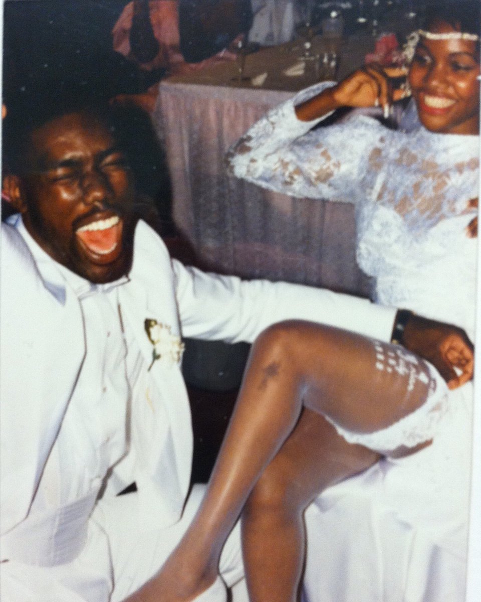 CoachBKChris's tweet photo. Happy Anniversary to my support system, wise council, no matter what, love me because of and in spite of, ride or dies. What’s 29 years when you’re having fun 😍 #7151989 #yesiwasalovechild #goalmodels https://t.co/mHvp4fE4mp