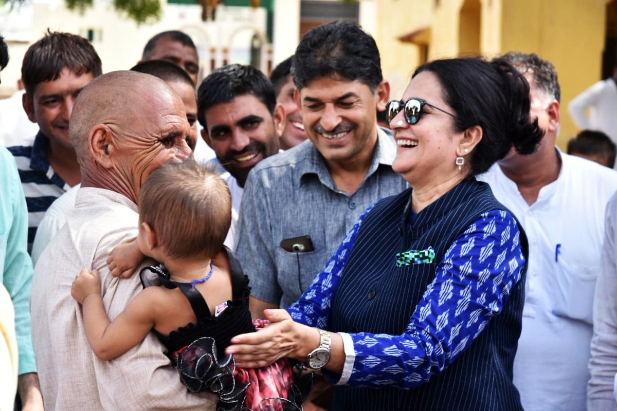 officekiran's tweet image. आज विधानसभा क्षेत्र तोशाम के सुंगरपुर एवं खारियावास क्षेत्रों का दौरा कर स्थानीय लोगों के साथ वर्तमान समस्याओं तथा उनके समाधान पर गहनता से चर्चा की।