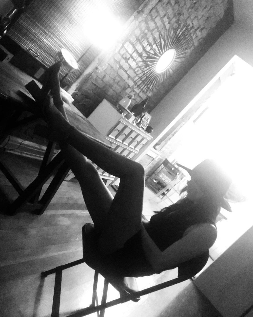MBorthAddicted's tweet photo. From @mborth78  -  Late night in black and white. 🌙✨🌫
#summernights
#summerlovin
#keepinitcool  -  https://t.co/cW4hCYR3xi
▪▪▪
@michelleborth #shazam #shazammovie #H50 https://t.co/5Qt6BD1GnM