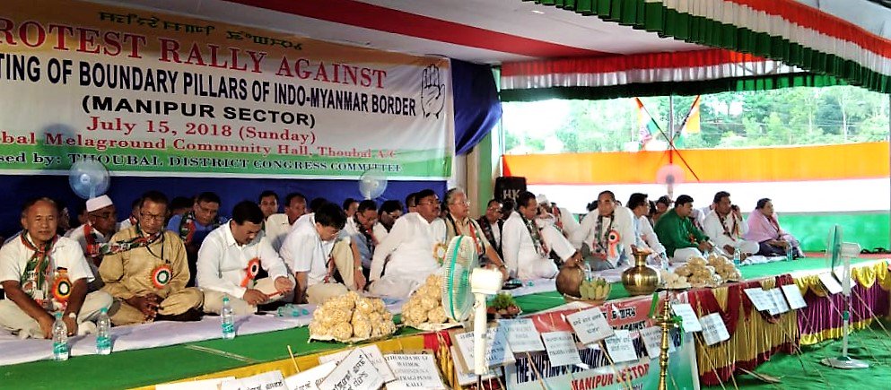 INCManipur's tweet photo. Shri O.Ibobi SIngh, Leader,CLP, Former Chief Minister of Manipur delivered speeches in the protest rally against shifting of boundary pillars held today at Thoubal Mela Ground, https://t.co/tuWpHpOEBw: Thoubal District Congress Committee @RahulGandhi @Zoheb_Sh @divyaspandana https://t.co/z3IWvkkgZM
