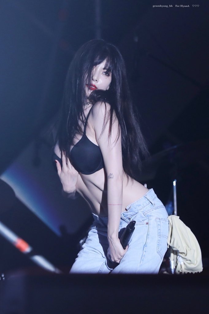 กราบหุ่น กราบความเซ็กซี่นี้
ขนาดใส่ยกทรงขึ้นสเตจยังดูไม่โป๊เลยอ่ะ
โอ๊ยยยยยยย แซ่บ! 🔥🔥🔥