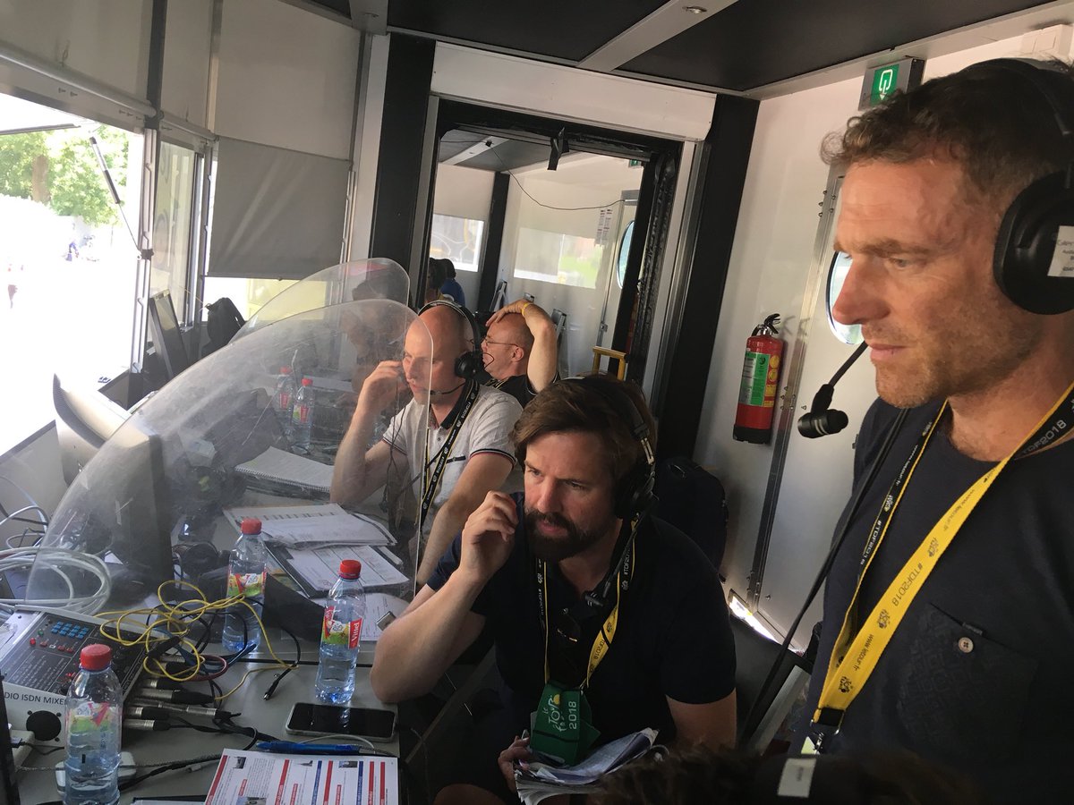 5liveSport's tweet photo. Carnage on the cobbles.

‘A day of absolute mayhem, the peloton has been splintered’ @tomfordyce 

Join us for live commentary and live text updates on the @BBCSport website right now for the last 60kilometres.

#bbccycling https://t.co/KqaCUywn7A