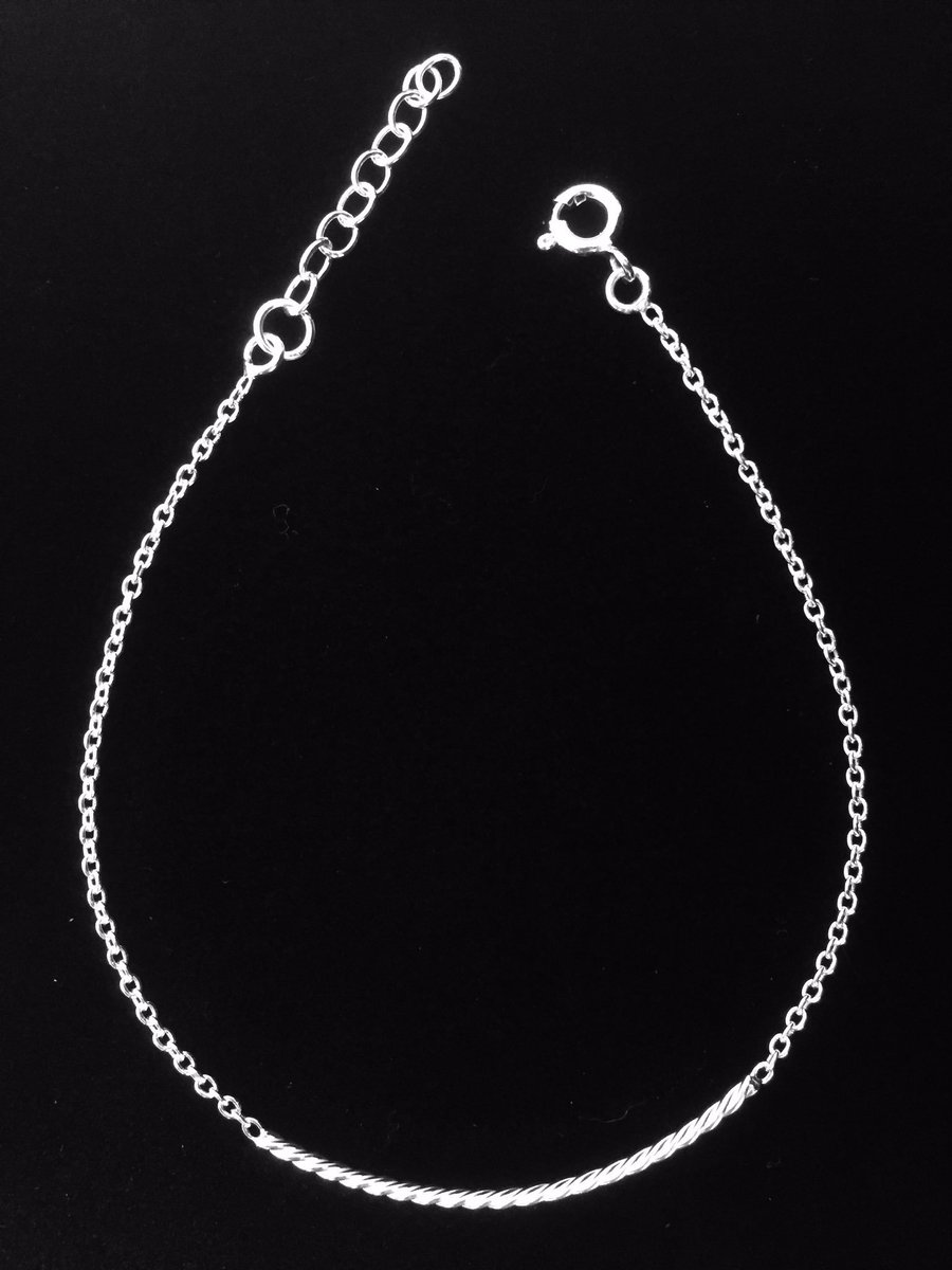 YourSilver's tweet photo. SALE! This weeks offer is 50% OFF our elegant Sterling Silver bracelet. Get this lovely piece for only £9.99 inc delivery (normally £19.99). Only while stocks. Offer ends 22nd July. 
https://t.co/rEw53SX6Hd

#sale #offer #jewellery #yoursilver #SterlingSilver #discount https://t.co/Ary7Yu9OQ9