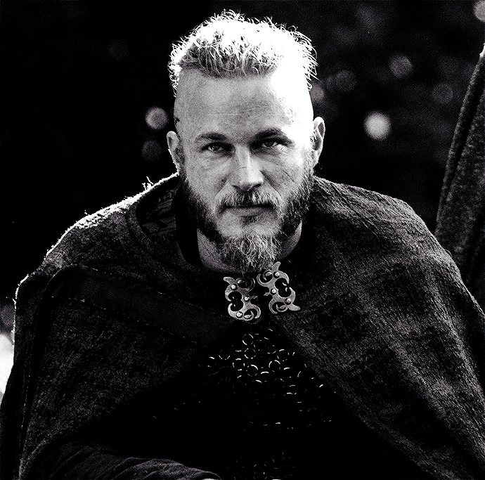 The viKING turns 39 today. Happy birthday, Travis Fimmel! #TravisFimmel