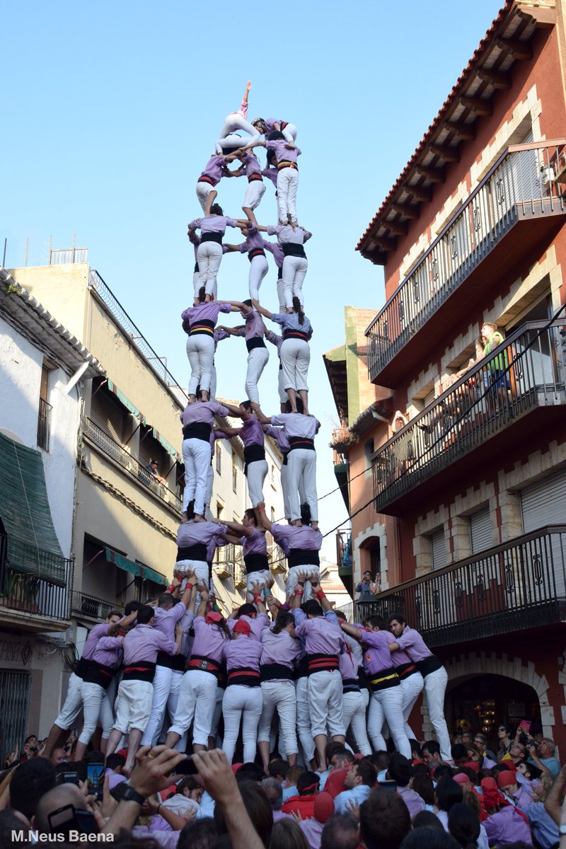 JoveDeTarragona's tweet photo. Gràcies a totes les camises que vau venir ahir a la Diada del Quadre de Santa Rosalia de Torredembarra! 
Hi vam fer 3d9f, 4d9f, 5d9f i pd7!!! Brutal; moltíssimes felicitats COLLA!

Dimarts seguim treballant: això tot just acaba de començar.
#mésJOVEquemai
#castellers https://t.co/1TYdUCE4S3