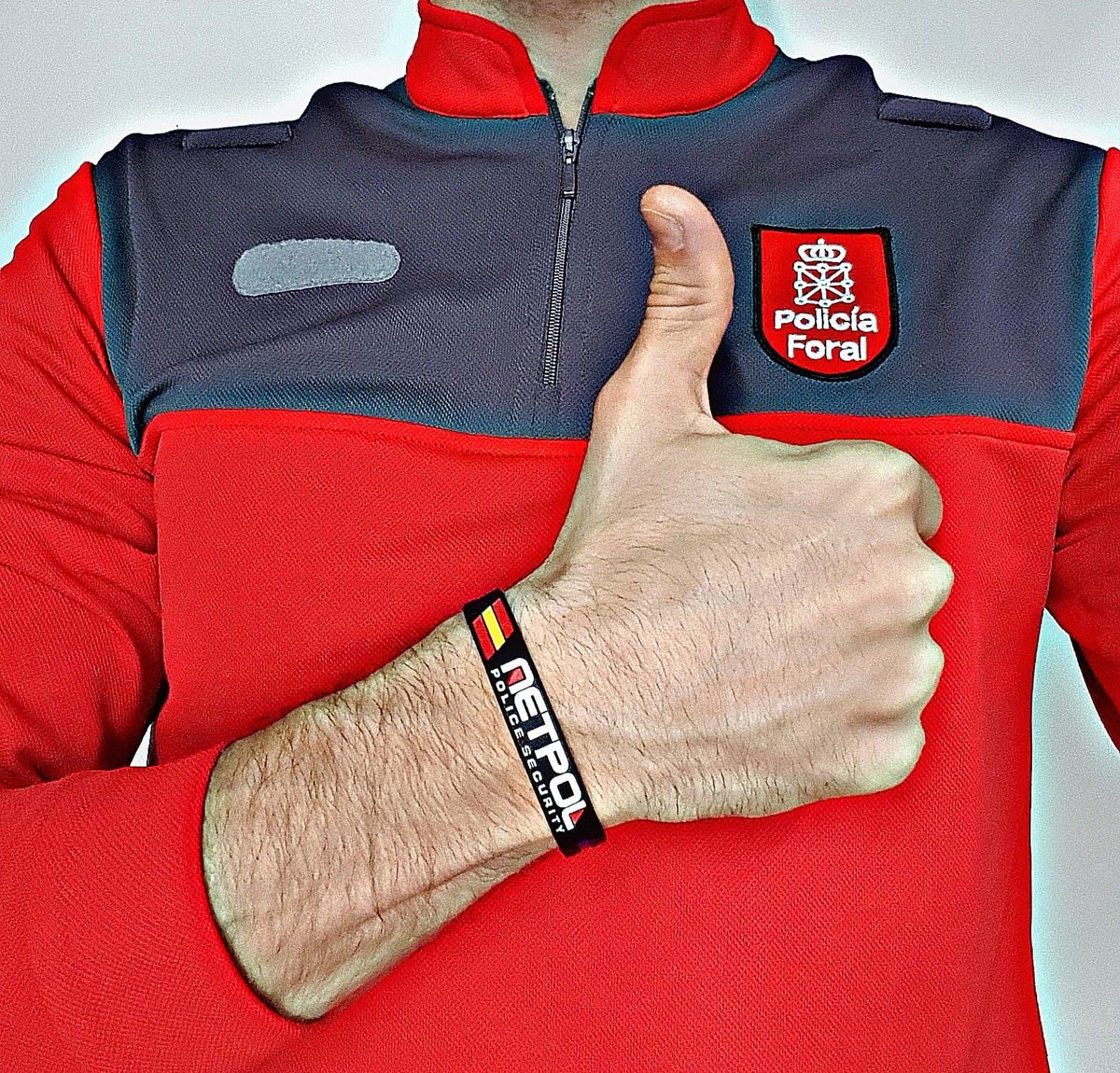 netpol_es's tweet photo. SORTEO #NETPOL en INSTAGRAM
¡Participa!👇🏼
1. Sigue a @netpol_es En INSTAGRAM 
2. Haz una foto con cualquier producto de #NETPOL 
3. Sube la FOTO a tu perfil de INSTAGRAM y etiquetanos con el HASHTAG #NETPOLHERO
El ganador a la mejor foto 📸 #19julio2018 
Mucha suerte! 🍀👌🏼🔝 https://t.co/ZyrkwCBK1V
