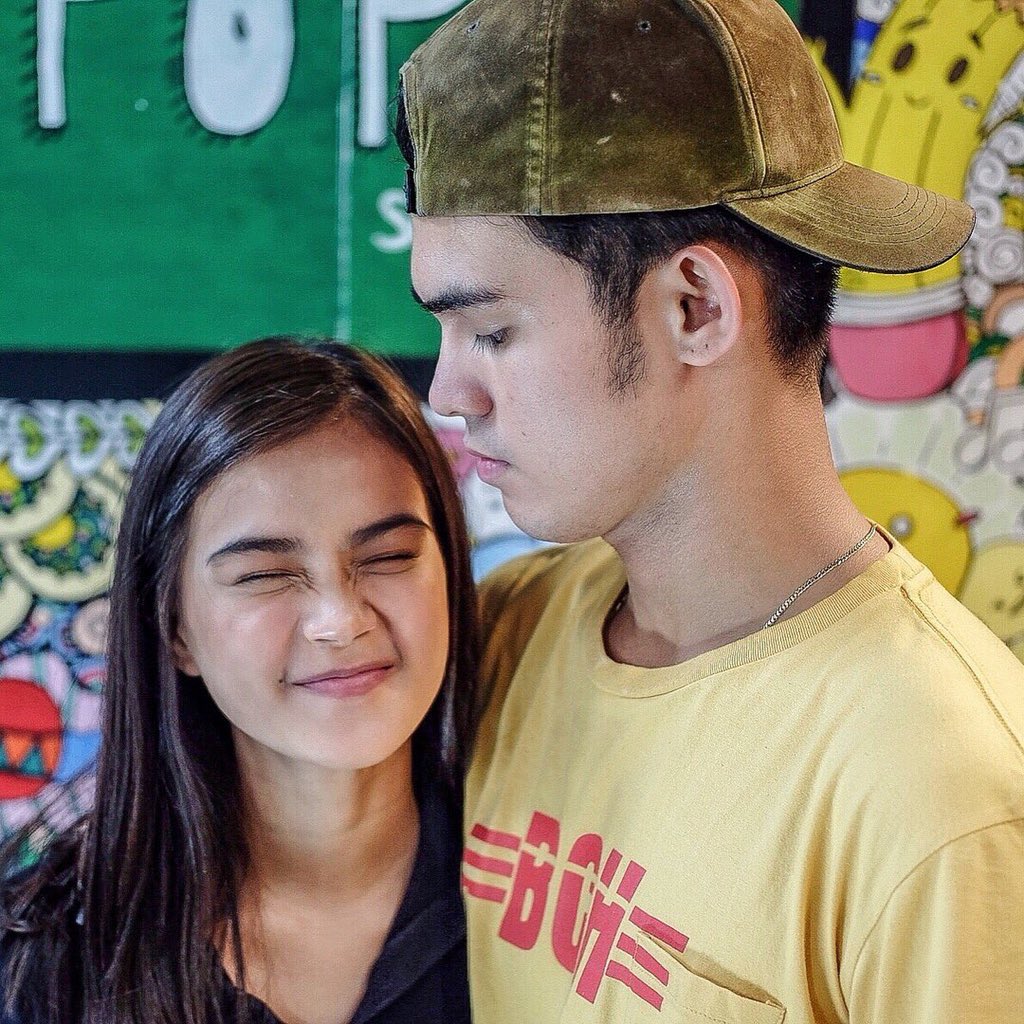 nicolei_c's tweet photo. Huy! @OneInigoPascual &amp; @MissMarisRacal miss namin kayo. San kyo busy? Haha

@mor1019 #MORPinoyBiga10 That Hero by Inigo Pascual https://t.co/U7YG6zEHmQ