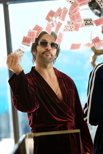 Manabu Yamanisi スモーキンエース ジェレミー ピヴェン ブラックホークダウン 最狂絶叫計画に出演してたのね