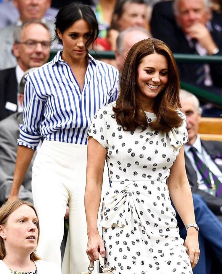 veromiaoccasion's tweet photo. Kate wears @jennypackham and Meghan in @RalphLauren 😍 We love how they have developed their own style... #wimbledon #wimbledonfashion #tennis #anyoneforpimms #royalfamily #kateandmeghan https://t.co/wErE64uhKP