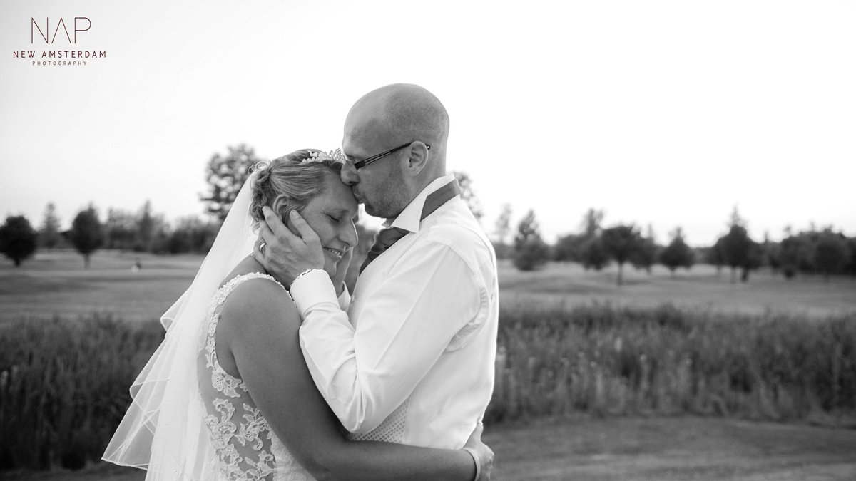 Thank you SO much <a href="/New_Amphotos/">NAPhotography</a> for your amazing work yesterday at mine and @LadyMGilchrist Wedding xXx❤🤵🏻💍👰🏼❤xXx #LIFE #NAPhotography #MiltonKeynesPhotographer