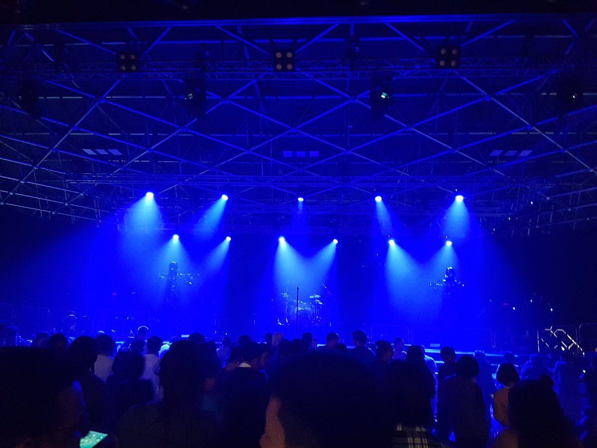 yyfc__'s tweet photo. Yeah Yeah Yeah !!!
#DAUGHTRY #DAUGHTRYCONCERT
#BCCHALL #CENTRALLADPRAO
#LiveInBangkok #Bangkok
#Thailand https://t.co/u05A95QV5B