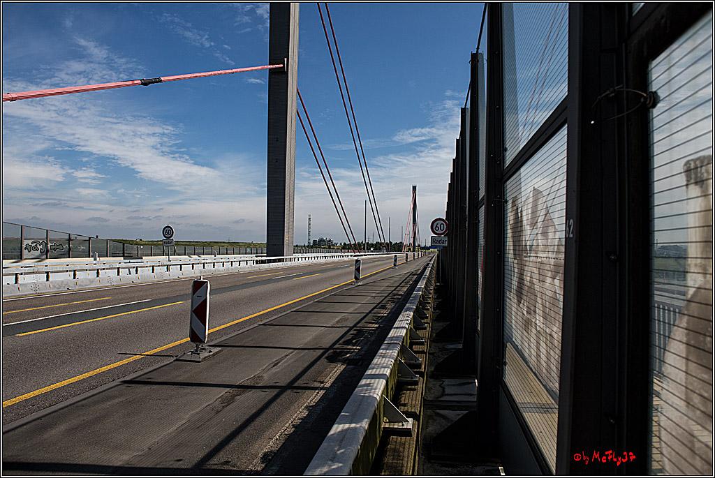 nur für die Ferienzeit hat sich Köln was ausgedacht - die über die Grenzen beliebte Autobahnbrücke A1 kurz vor/hinter Leverkusen ist ab dem 13. Juli frei/leer/keine Staus!!! 😂 😂 😂 #a1 #rheinbrücke #leverkusen #köln #schönstertaginmeinemleben #fakenews #canon #mcfly37