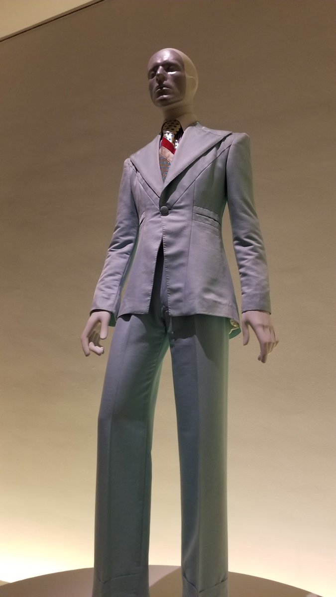 willstead97's tweet image. Today the David Bowie Is exhibit takes its final bow at the @brooklynmuseum. I was so lucky to visit this extraordinary place where I found myself immersed in the mind of one of our greatest artists. An emotional trip. I hope we'll see another version of this exhibit again soon.
