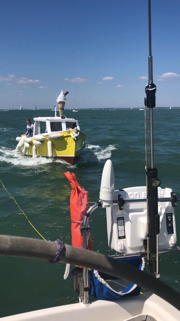 Great day chilling at anchor, paddle boarding and swimming on the Solent. Couldn’t be any better...except for the arrival of the ICE CREAM BOAT!!!