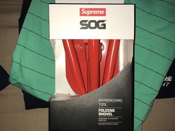 BriskSale's tweet photo. Dig In.
#supreme SOG Collapsible Shovel, available now on BriskSale for $50

Buy here:
https://t.co/t3bpFLumV8
.
.
.
.
#modernnotoriety #supremeforsale #supremenewyork #hypebeaststyle #suprememarketplace #snobshots #grailed #hypebeast #highsnobiety #supremela #nike #supremenyc https://t.co/qmxTkpwEF7