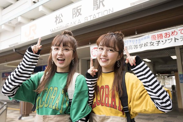 りかりこ スタイルブック発売中 على تويتر りかりこスタイルブック発売まで間もなくです 動画で取材撮影中の二人を紹介します りかりこ 2日目の撮影は 松阪駅 前から始まりました りかりこスタイルブック りかりこ 三重県 撮影part９https T Co