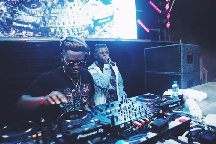WafflesnKream's tweet photo. Client Work. #DStviROCK Music Festival. Digital Manager for DStv iROCK Music Festival held at the Royal Bafokeng in Rustenburg. 09 December 2017. https://t.co/MoeOb1NfHv